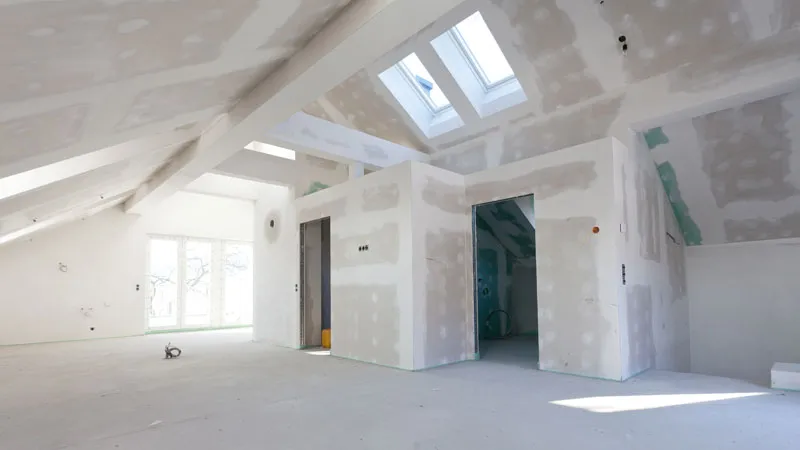 Interno rifinito con pareti e controsoffitto in cartongesso